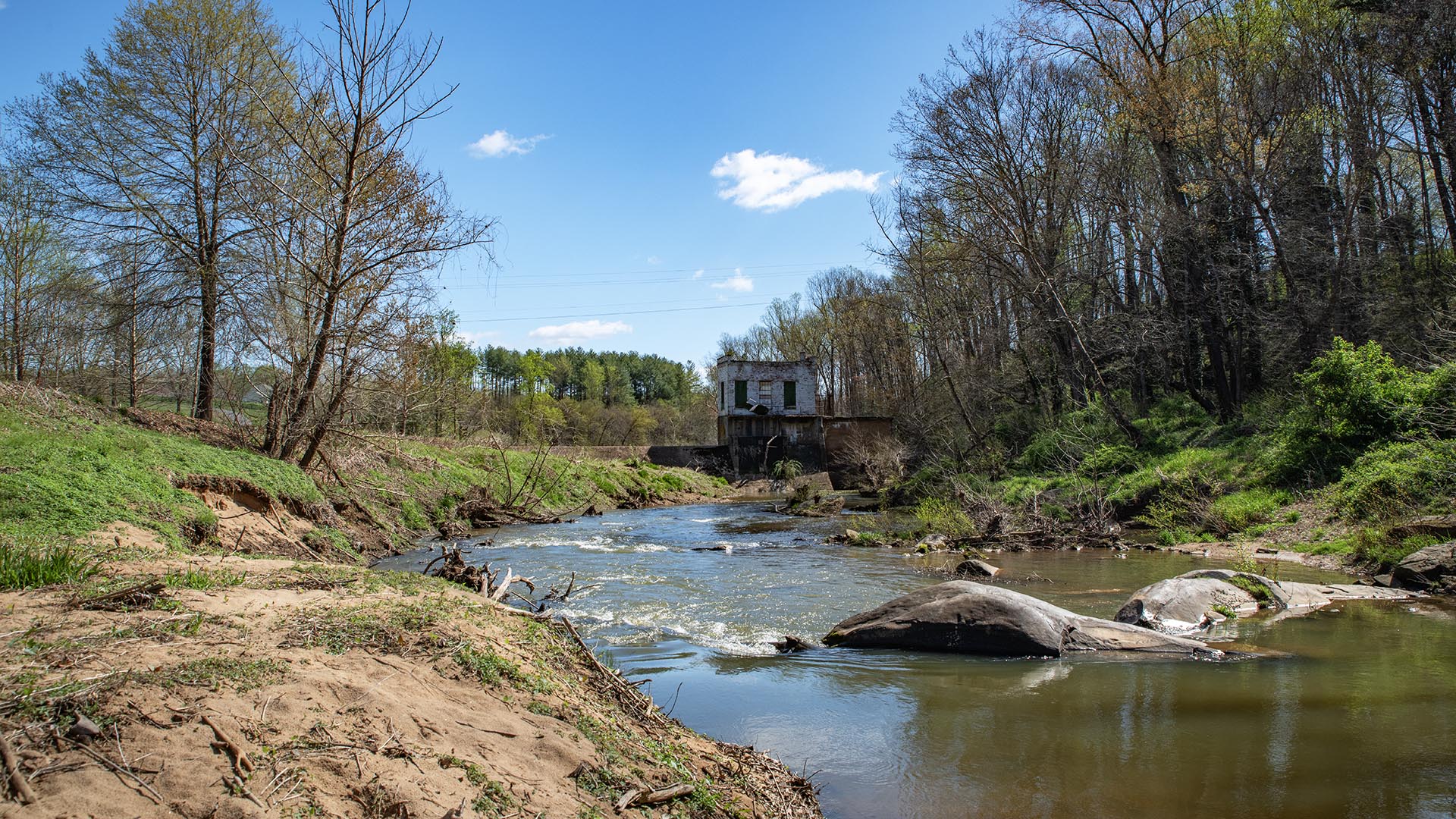 Riverfront home for sale in Madison County VA