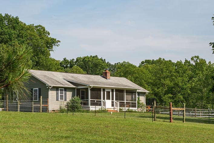 Hidden Blossom Farm:  A beautiful horse farm for sale near Scottsville, VA 